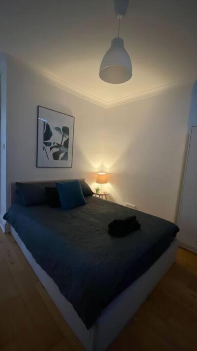 2 Bedroom Flat In Camberwell Green - Central Location With Excellent Connections To Tourist Attractions And Main London Airports Londres Exterior foto