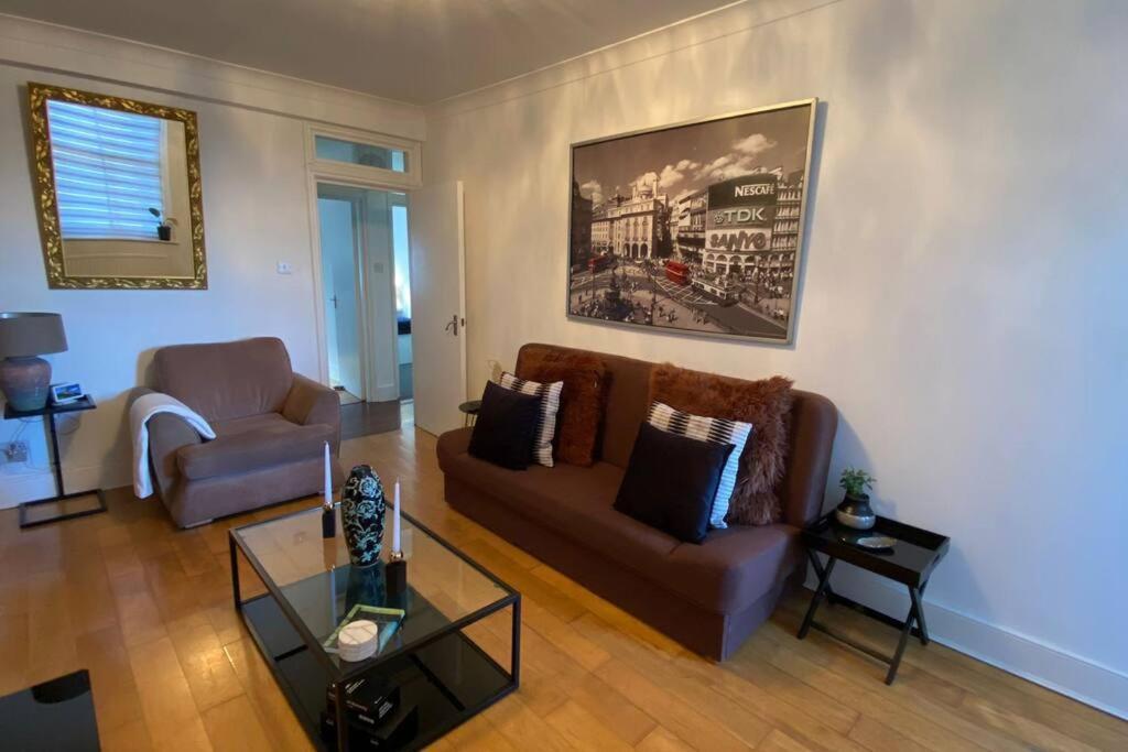 2 Bedroom Flat In Camberwell Green - Central Location With Excellent Connections To Tourist Attractions And Main London Airports Londres Exterior foto