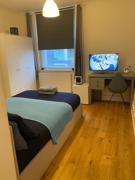 2 Bedroom Flat In Camberwell Green - Central Location With Excellent Connections To Tourist Attractions And Main London Airports Londres Exterior foto